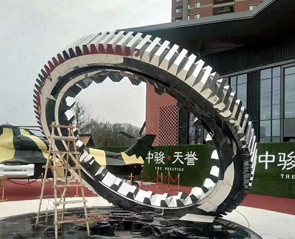 為什么越來越多的地方選擇定做景觀不銹鋼雕塑？